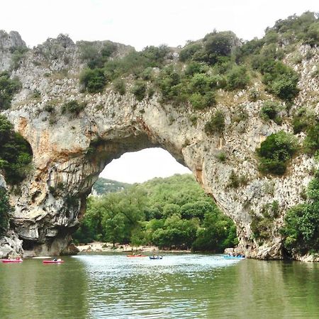 L'Oustau Bonur Bed & Breakfast Bourg-Saint-Andeol Bagian luar foto