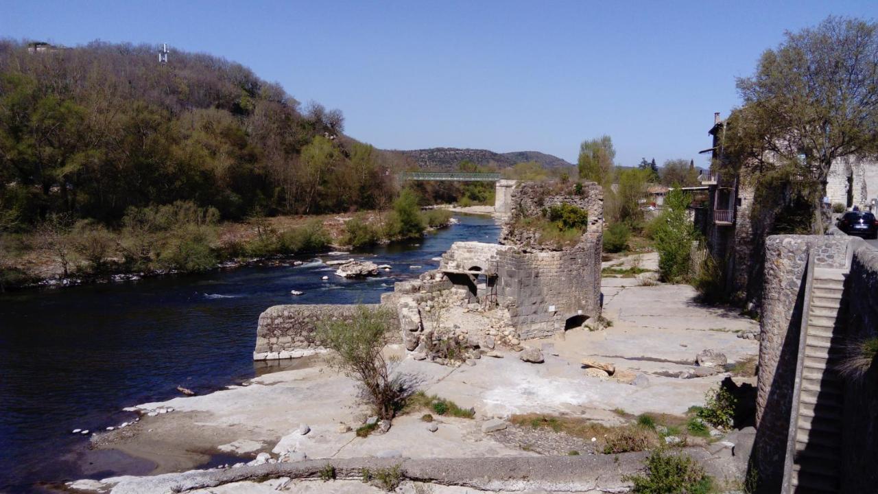 L'Oustau Bonur Bed & Breakfast Bourg-Saint-Andeol Bagian luar foto