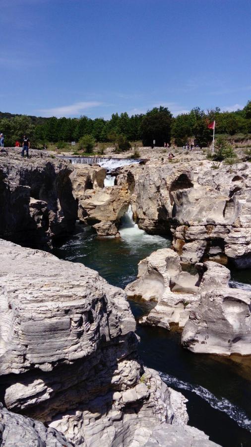 L'Oustau Bonur Bed & Breakfast Bourg-Saint-Andeol Bagian luar foto